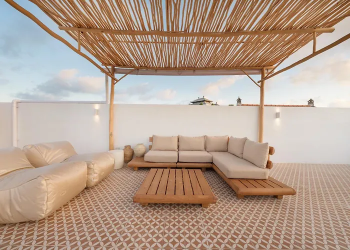 Sira Rosa 2br With Rooftop Oasis Villa